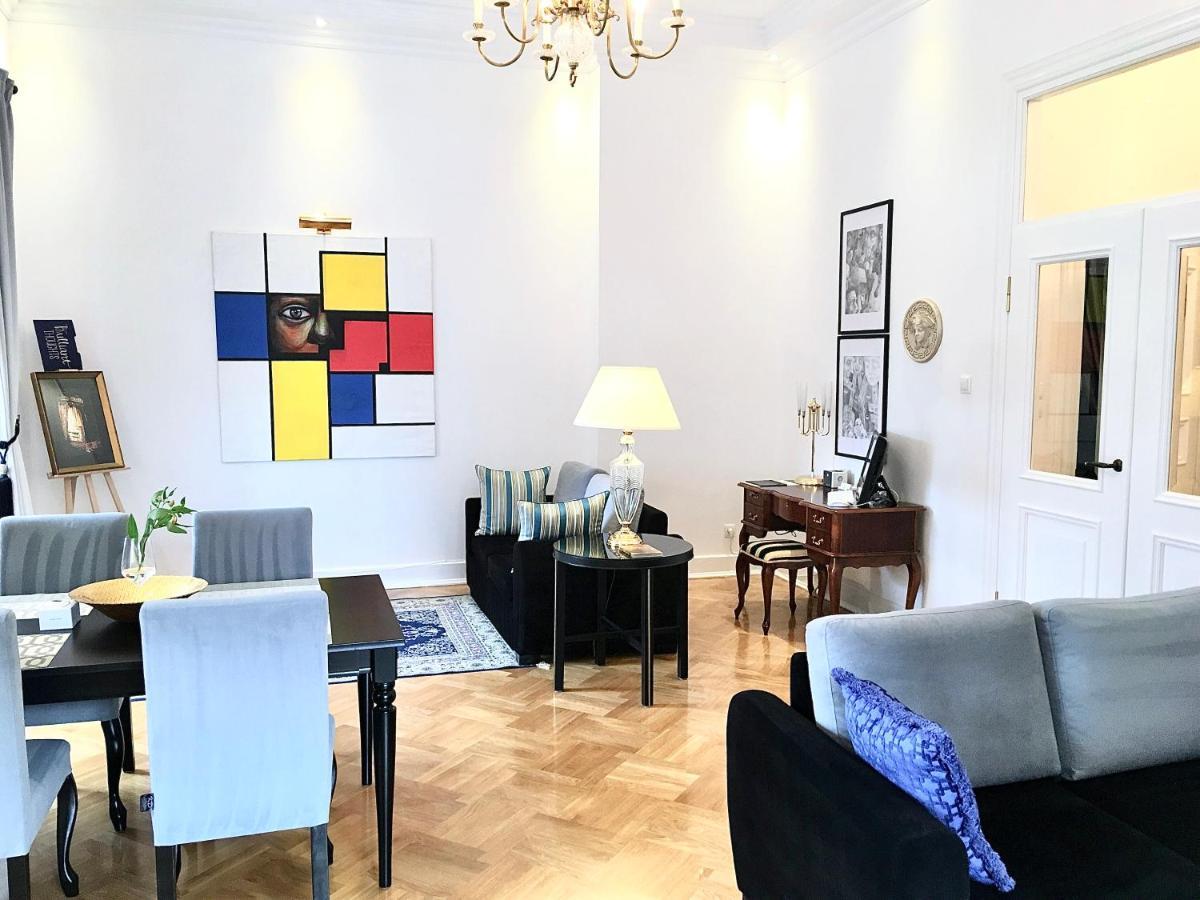 Luxury Suites & Apartments Mondrian Market Square II ワルシャワ エクステリア 写真