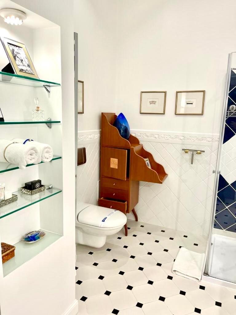 Luxury Suites & Apartments Mondrian Market Square II ワルシャワ 部屋 写真