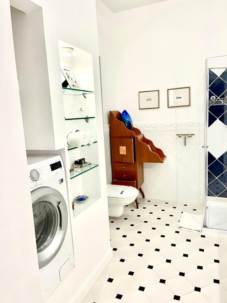 Luxury Suites & Apartments Mondrian Market Square II ワルシャワ 部屋 写真