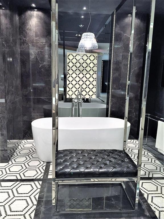 Luxury Suites & Apartments Mondrian Market Square II ワルシャワ エクステリア 写真